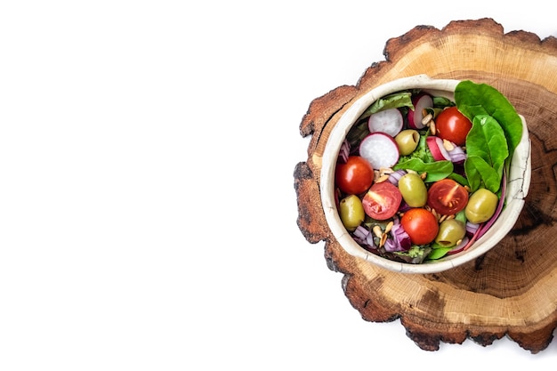 Zbliżenie na talerz z sałatką